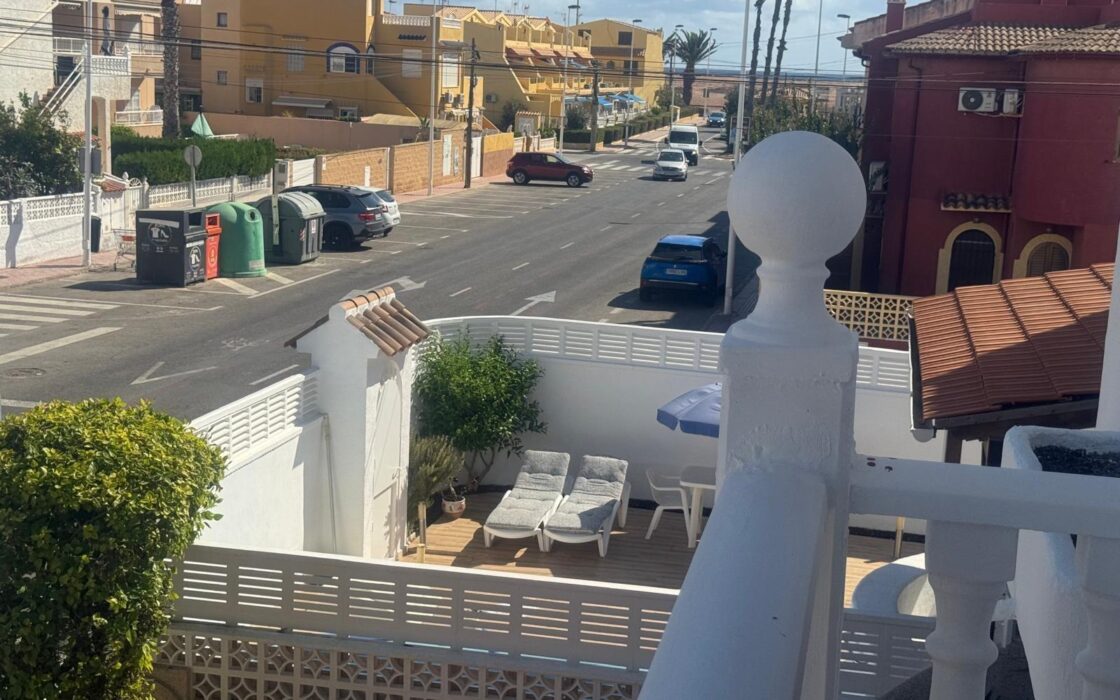 Дом с видом на море в Торревьехе, 93 кв.м, 4 комнаты