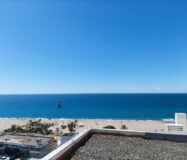 Двухуровневая квартира в Марбелье с террасой 95 кв.м