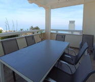 Двухуровневая квартира в Марбелье с террасой 95 кв.м