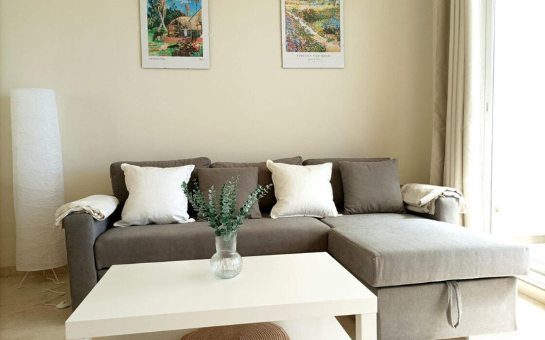 Двухуровневая квартира в Марбелье с террасой 95 кв.м