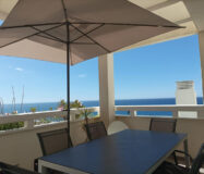 Двухуровневая квартира в Марбелье с террасой 95 кв.м