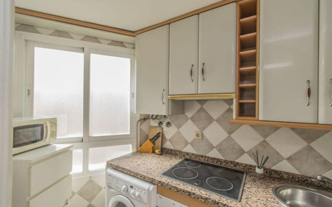 Двухуровневая квартира в Марбелье с террасой 95 кв.м