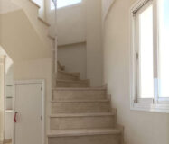 Двухуровневая квартира в Марбелье с террасой 95 кв.м