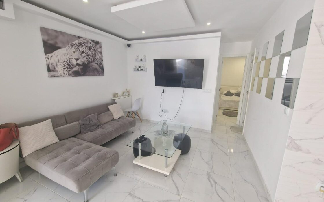 Дом в Торревьехе с бассейном и террасой 3 комнаты