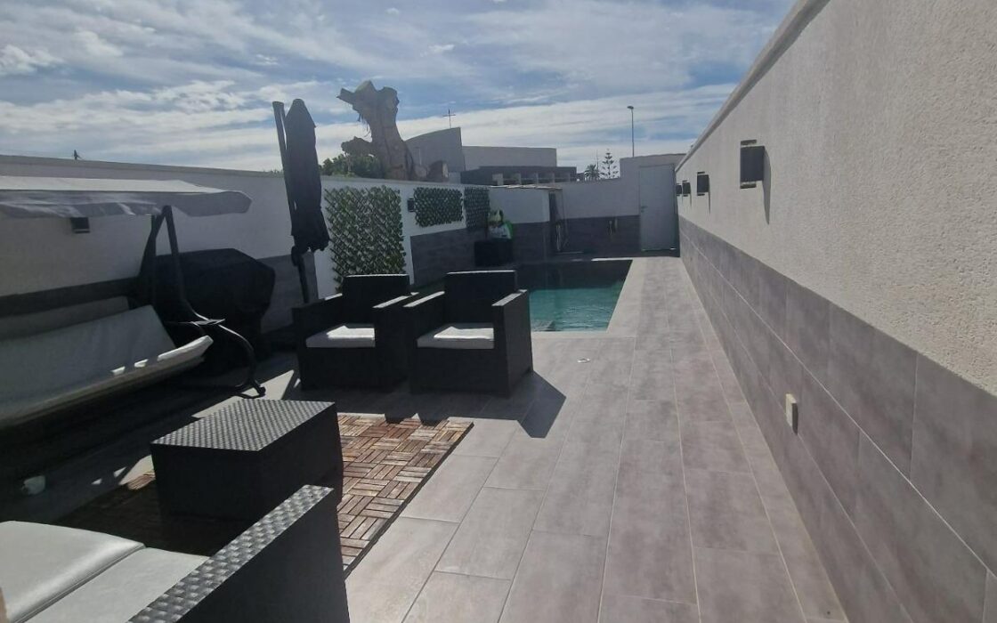 Дом в Торревьехе с бассейном и террасой 3 комнаты