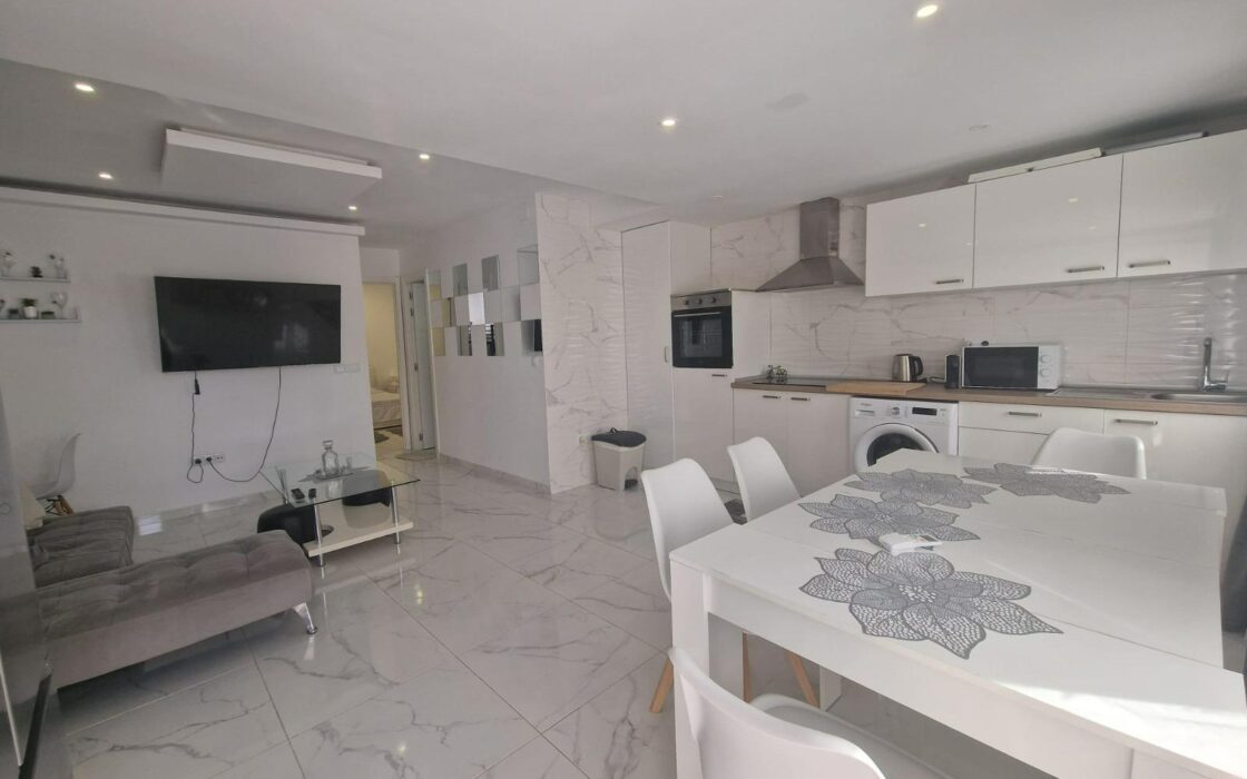 Дом в Торревьехе с бассейном и террасой 3 комнаты