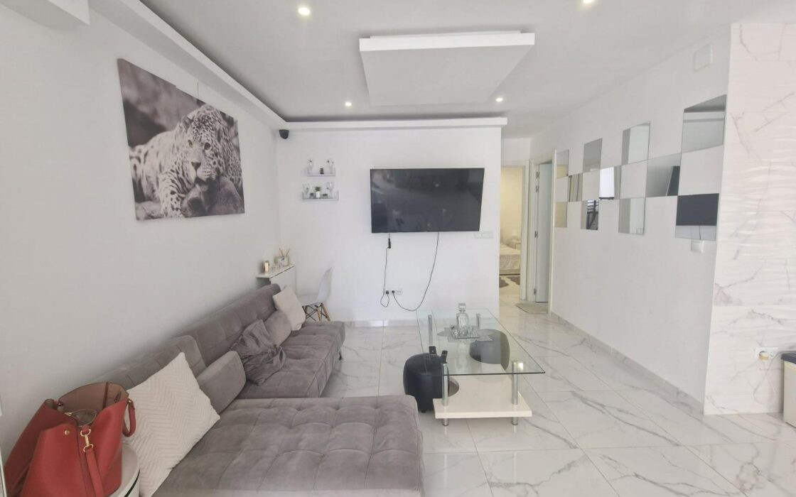 Дом в Торревьехе с бассейном и террасой 3 комнаты