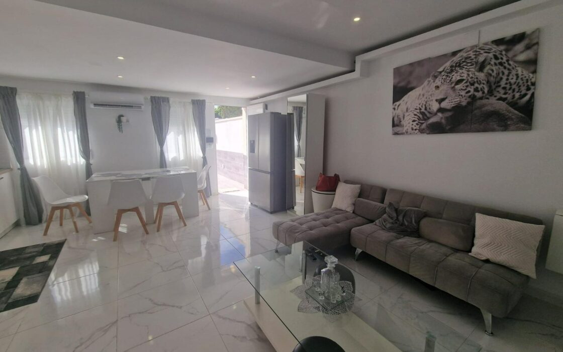 Дом в Торревьехе с бассейном и террасой 3 комнаты