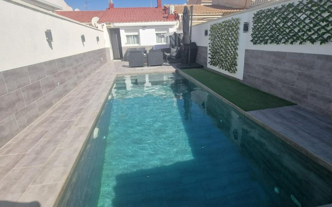 Дом в Торревьехе с бассейном и террасой 3 комнаты