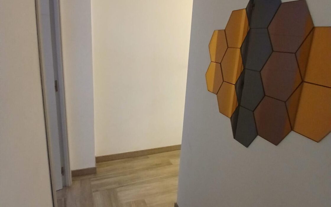 Квартира 96 кв.м с террасой в Валенсии ближе к центру