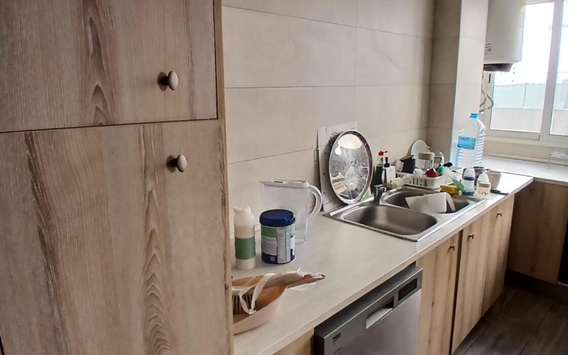 Квартира 96 кв.м с террасой в Валенсии ближе к центру