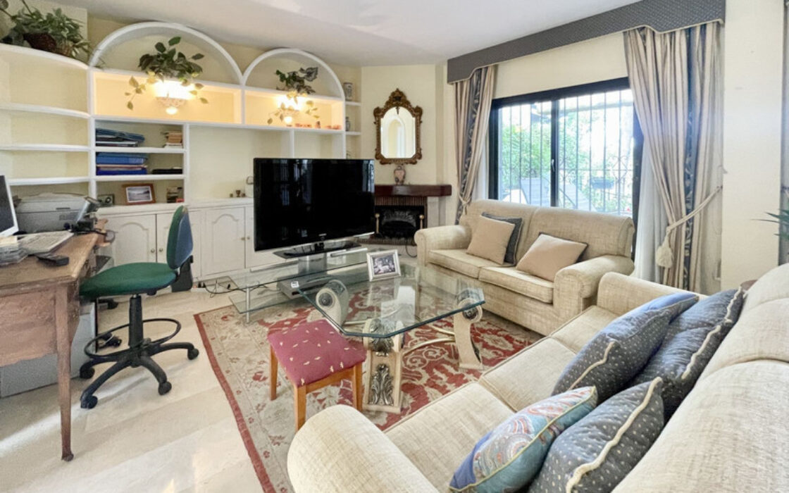 Двухуровневый пентхаус с солярием в Марбелье, 155 кв.м.