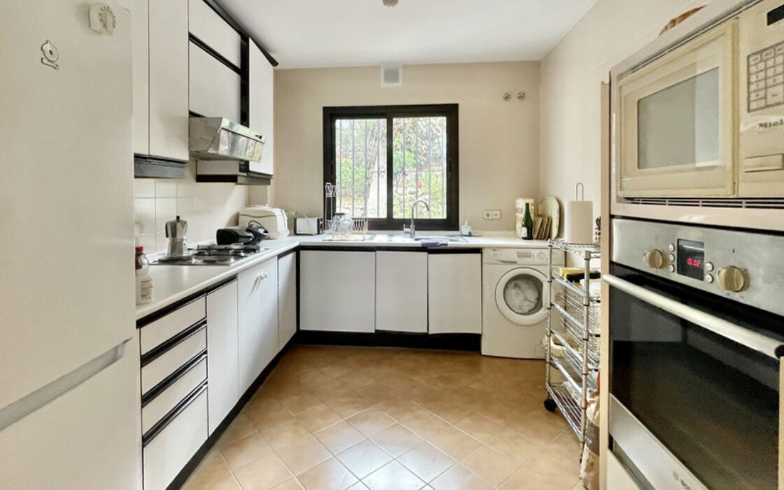 Двухуровневый пентхаус с солярием в Марбелье, 155 кв.м.