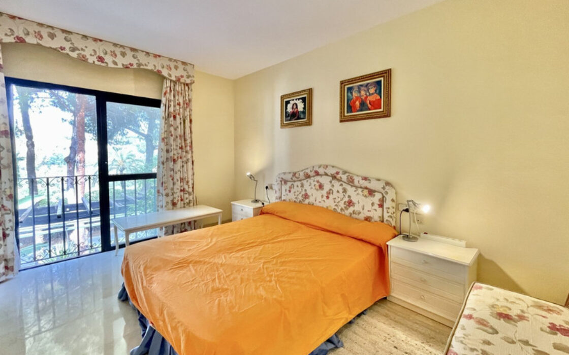 Двухуровневый пентхаус с солярием в Марбелье, 155 кв.м.