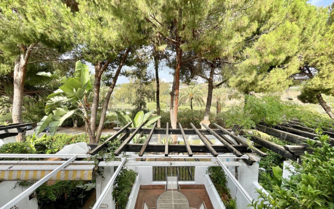 Двухуровневый пентхаус с солярием в Марбелье, 155 кв.м.