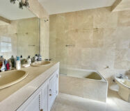 Двухуровневый пентхаус с солярием в Марбелье, 155 кв.м.