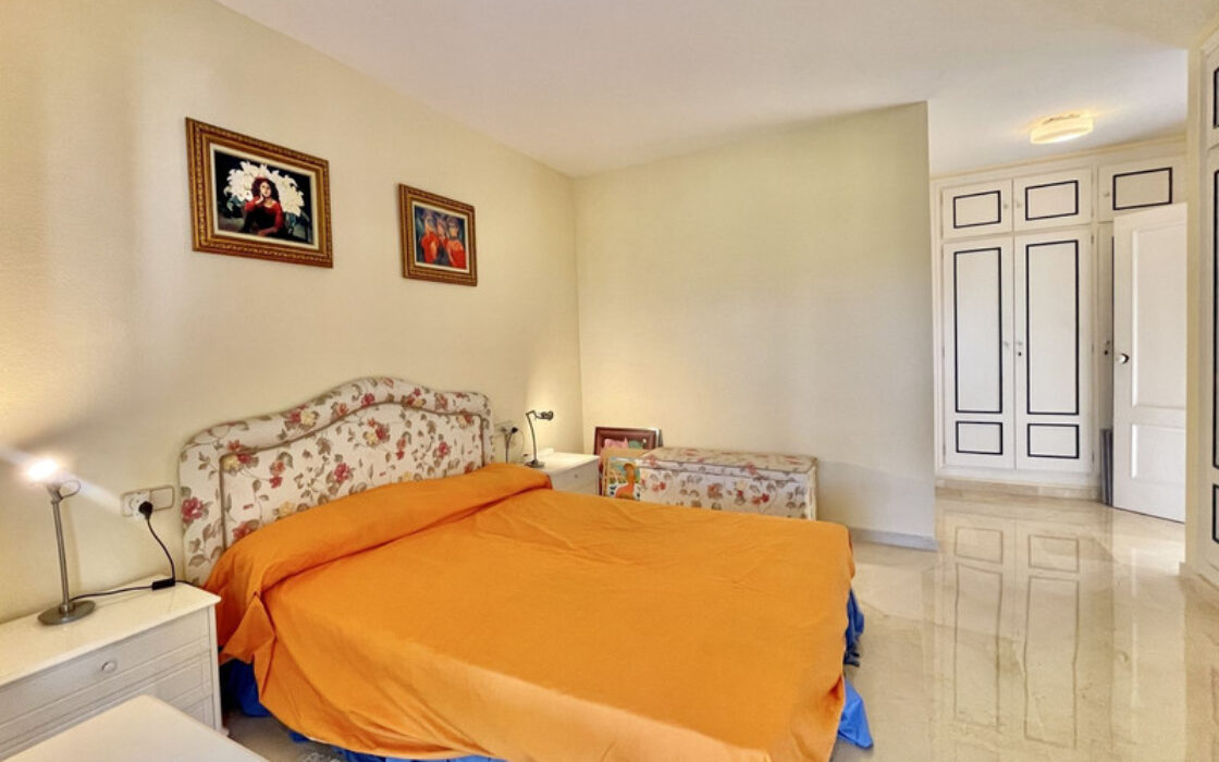 Двухуровневый пентхаус с солярием в Марбелье, 155 кв.м.