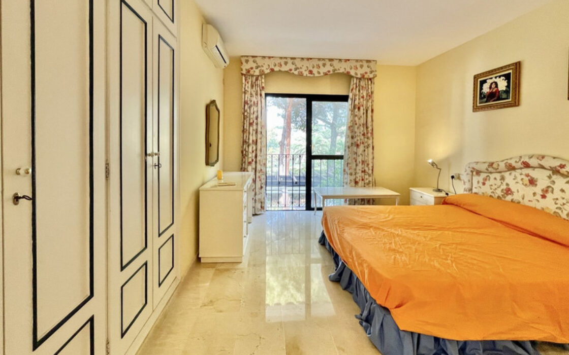 Двухуровневый пентхаус с солярием в Марбелье, 155 кв.м.