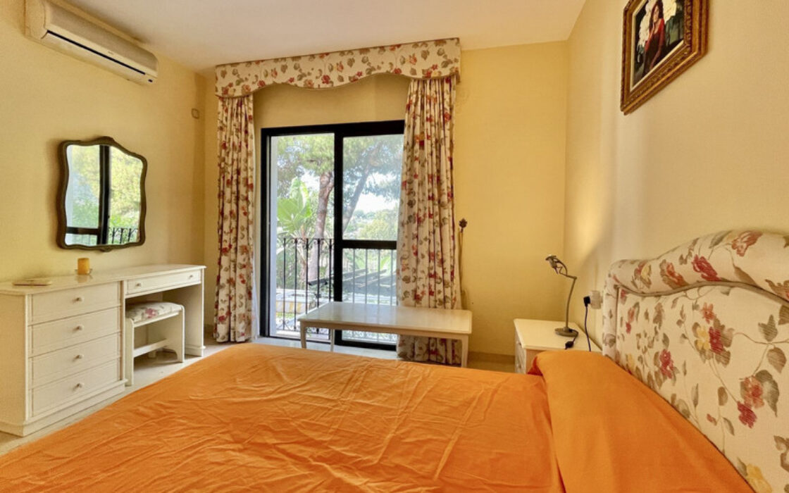 Двухуровневый пентхаус с солярием в Марбелье, 155 кв.м.