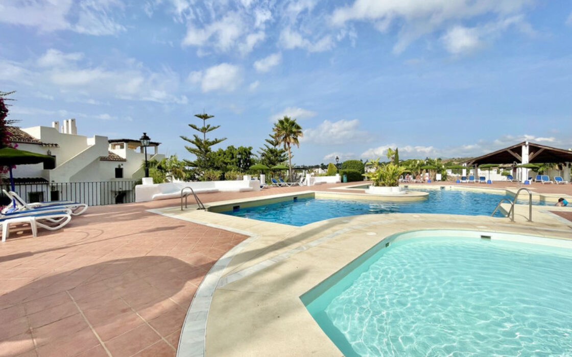 Двухуровневый пентхаус с солярием в Марбелье, 155 кв.м.