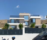 Вилла в Сьерра Кортина 500 кв.м с террасой и бассейном