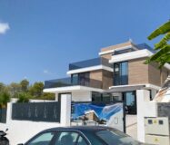 Вилла в Сьерра Кортина 500 кв.м с террасой и бассейном