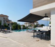 Вилла в Сьерра Кортина 500 кв.м с террасой и бассейном