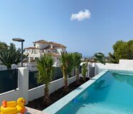 Вилла в Сьерра Кортина 500 кв.м с террасой и бассейном