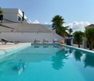 Вилла в Сьерра Кортина 500 кв.м с террасой и бассейном