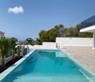 Вилла в Сьерра Кортина 500 кв.м с террасой и бассейном