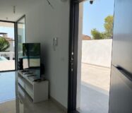 Вилла в Сьерра Кортина 500 кв.м с террасой и бассейном