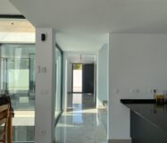 Вилла в Сьерра Кортина 500 кв.м с террасой и бассейном