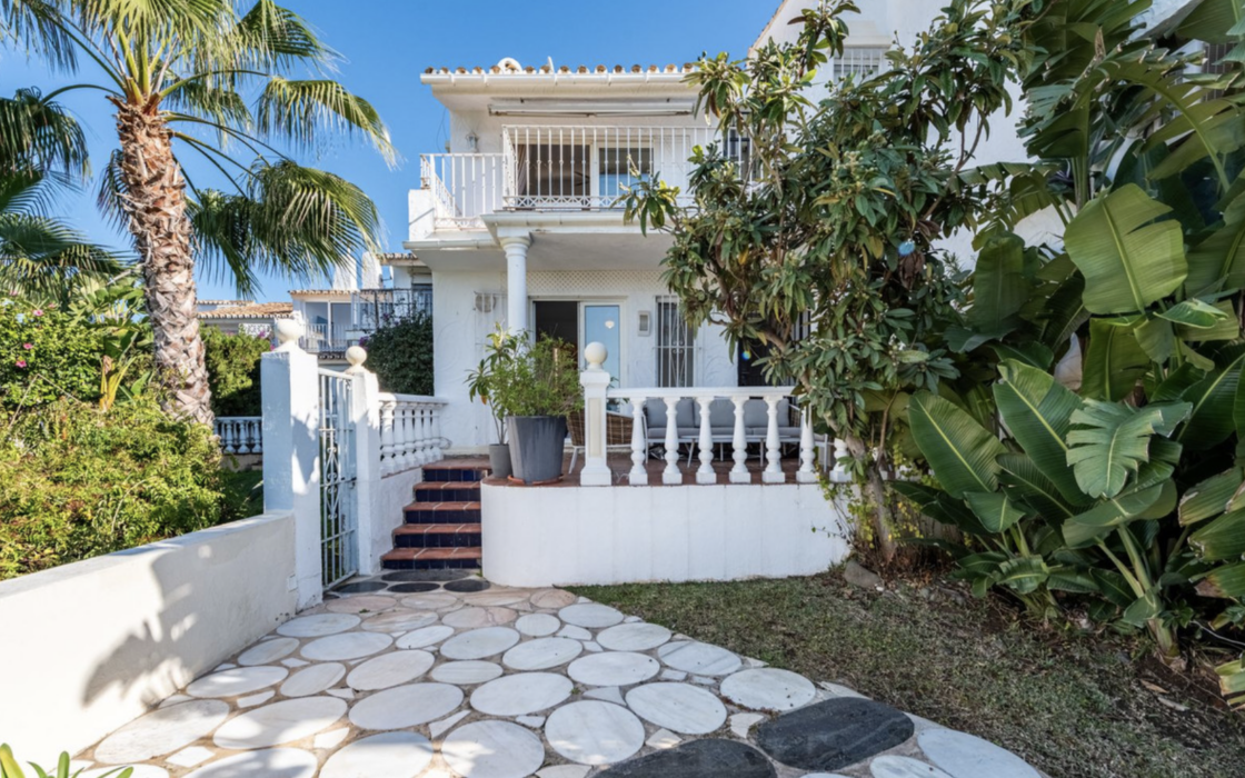 Таунхаус с 2 спальнями и видом на море в Марбелье 84 кв.м