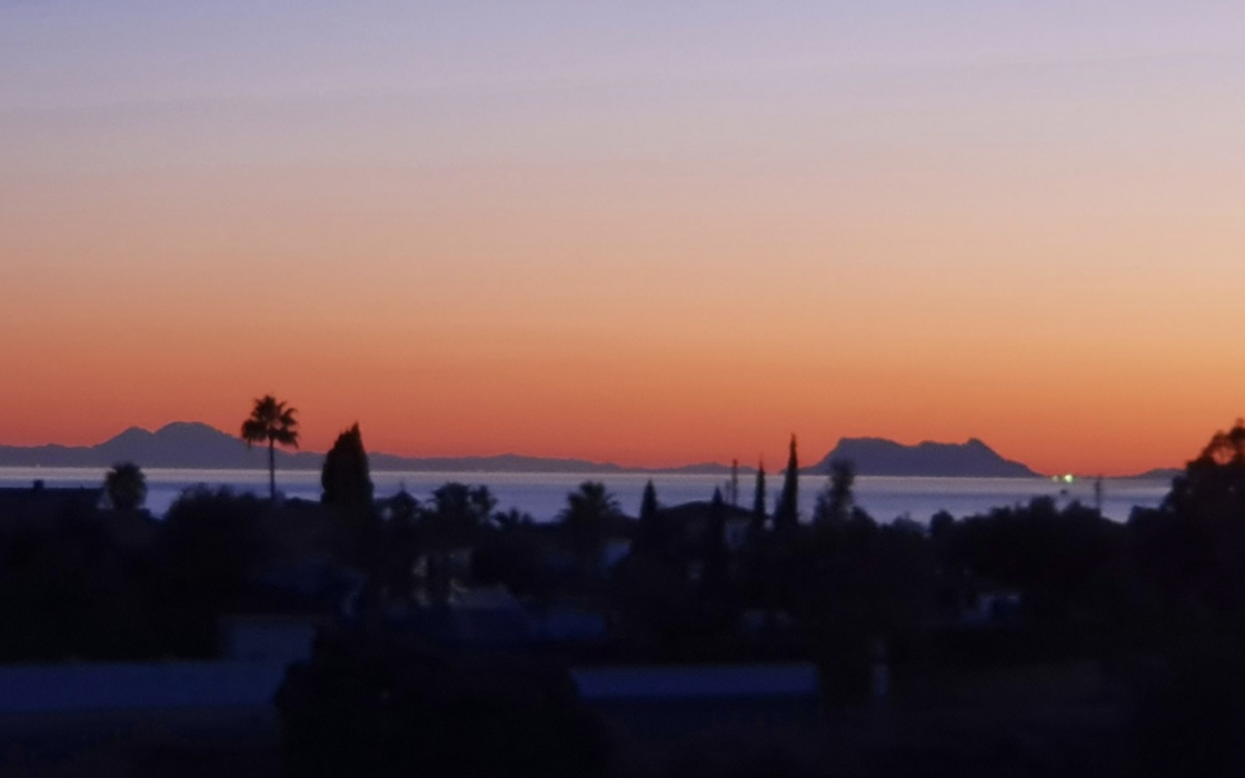 Таунхаус с 2 спальнями и видом на море в Марбелье 84 кв.м