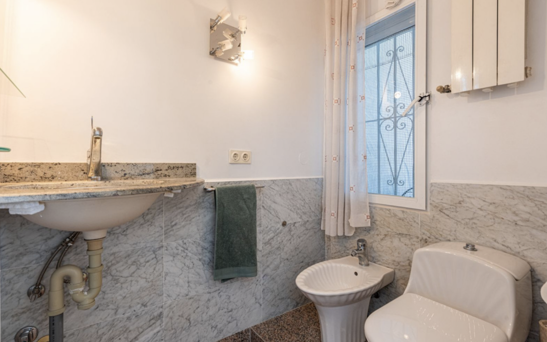 Таунхаус с 2 спальнями и видом на море в Марбелье 84 кв.м