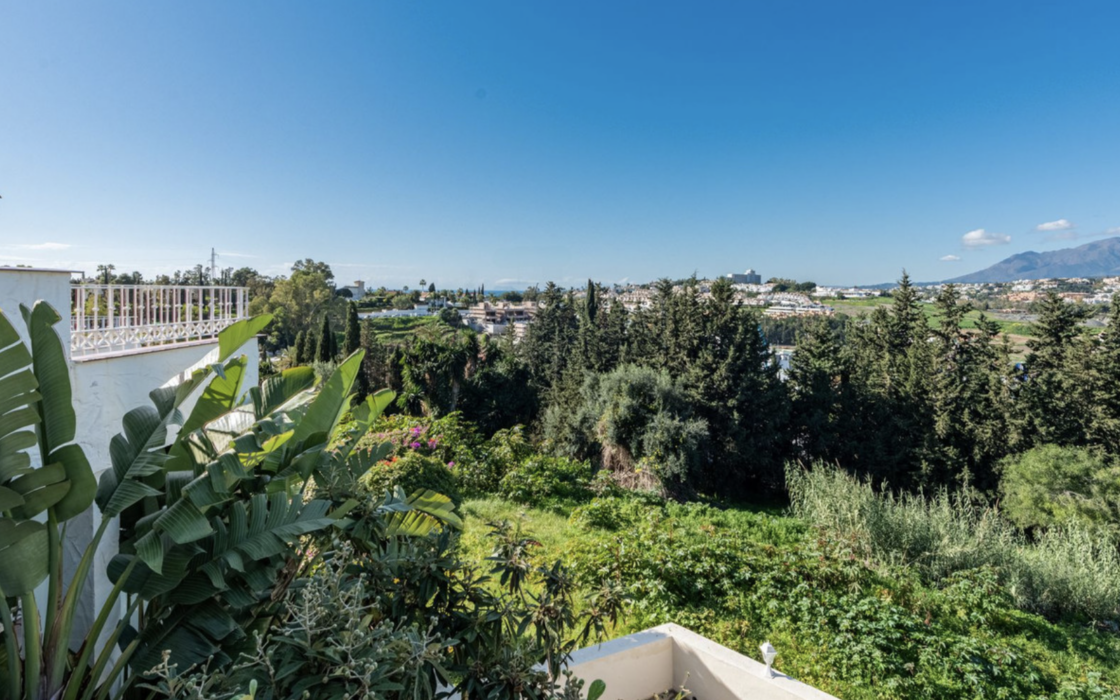 Таунхаус с 2 спальнями и видом на море в Марбелье 84 кв.м