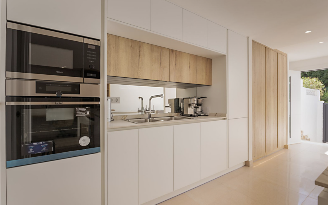 Шикарный таунхаус 76 кв.м с террасой в Марбелье