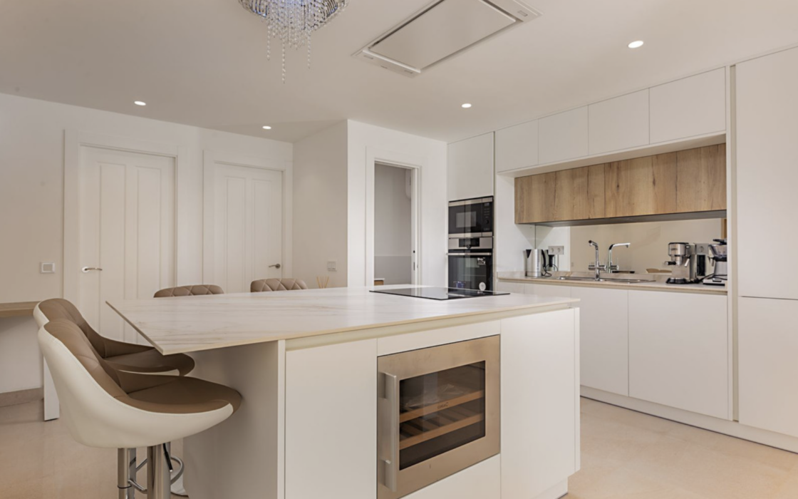 Шикарный таунхаус 76 кв.м с террасой в Марбелье