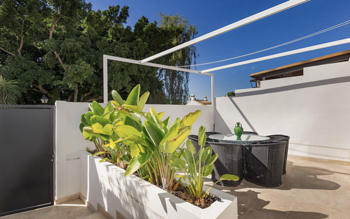 Шикарный таунхаус 76 кв.м с террасой в Марбелье