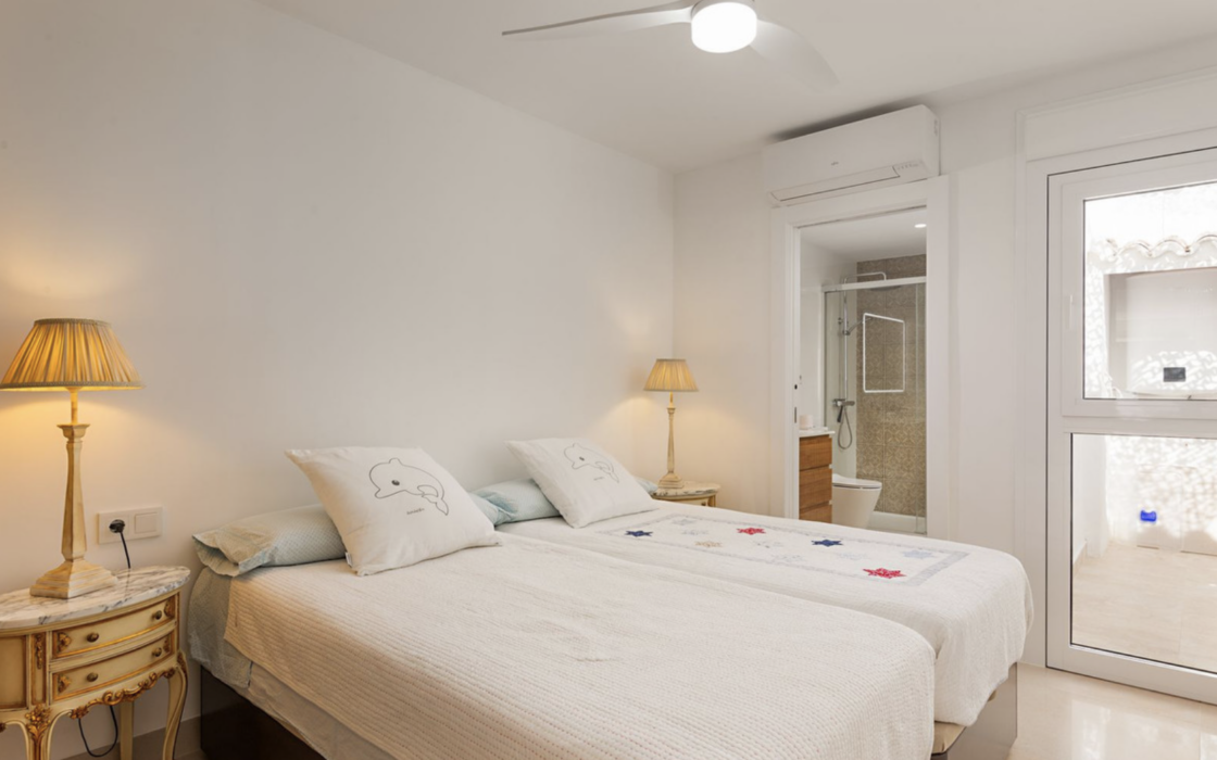 Шикарный таунхаус 76 кв.м с террасой в Марбелье