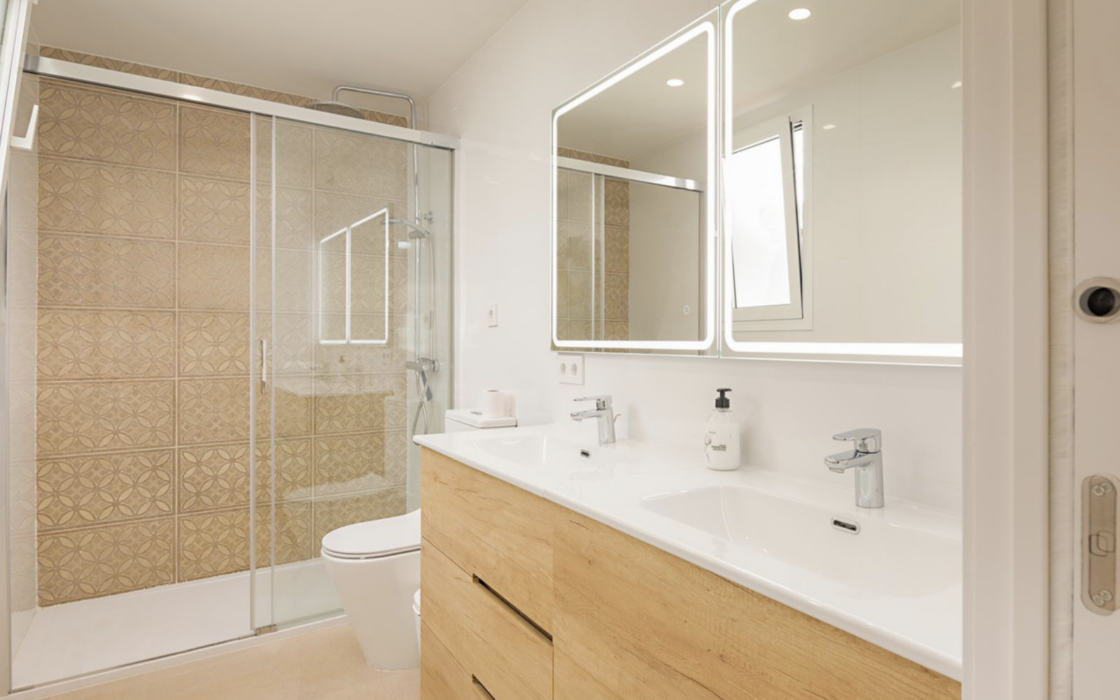 Шикарный таунхаус 76 кв.м с террасой в Марбелье