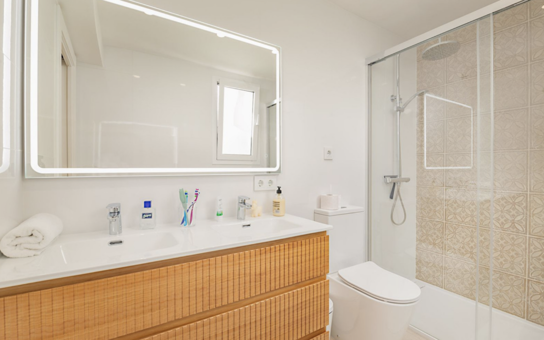 Шикарный таунхаус 76 кв.м с террасой в Марбелье