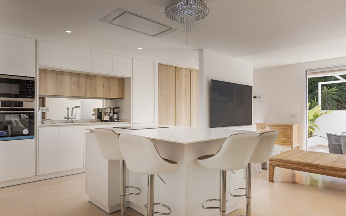 Шикарный таунхаус 76 кв.м с террасой в Марбелье