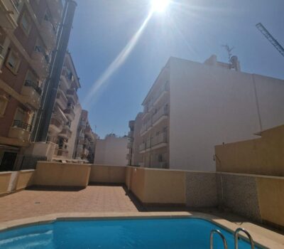 Апартаменти в Торрев’єсі 70 кв.м з терасою біля моря