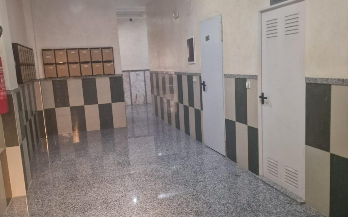 Апартаменты в Торревьехе 70 кв.м с террасой у моря