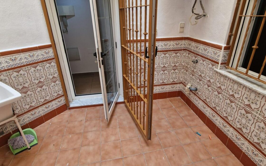 Апартаменты в Торревьехе 70 кв.м с террасой у моря