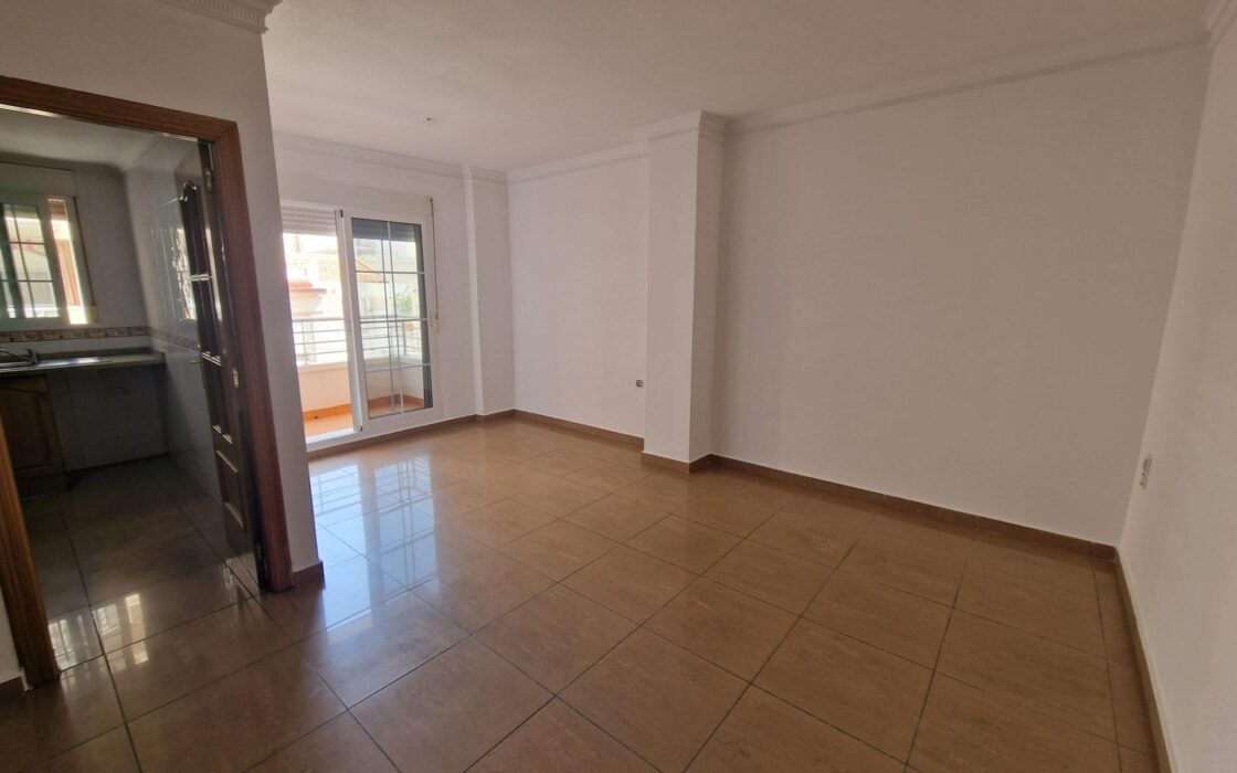 Апартаменты в Торревьехе 70 кв.м с террасой у моря