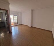 Апартаменты в Торревьехе 70 кв.м с террасой у моря