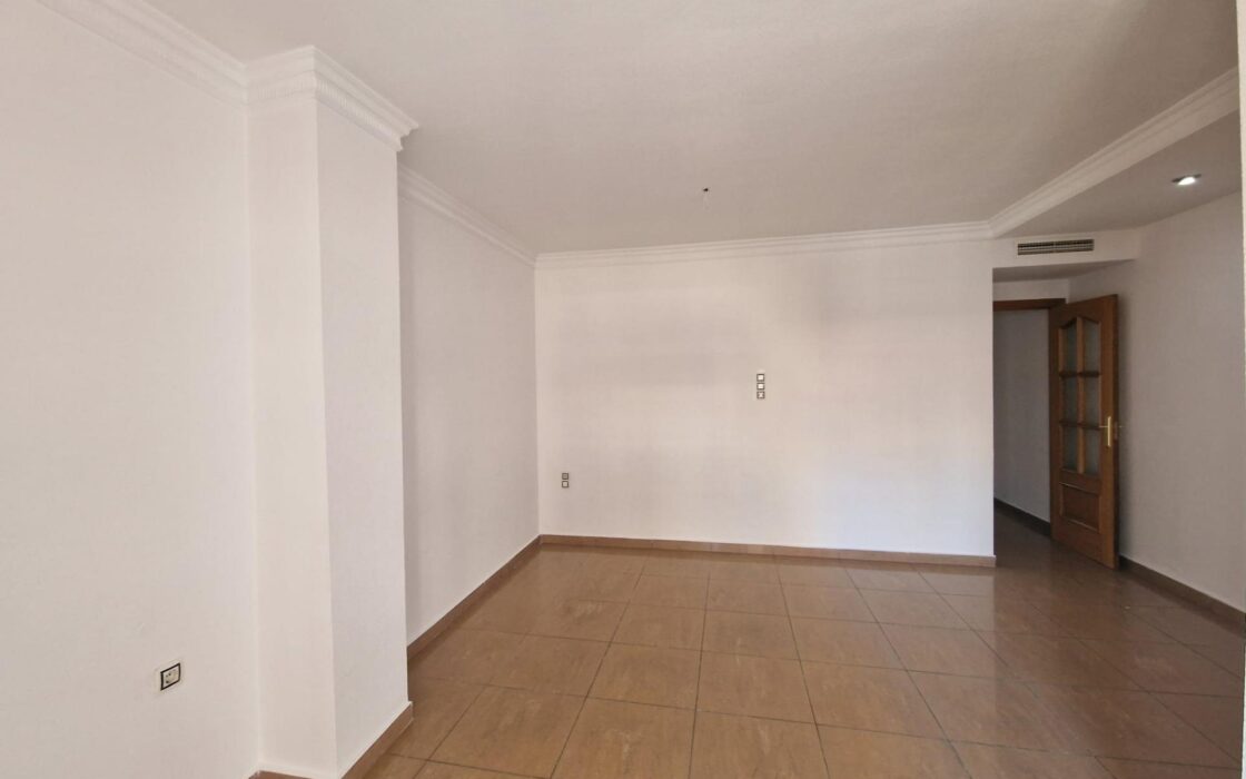 Апартаменты в Торревьехе 70 кв.м с террасой у моря