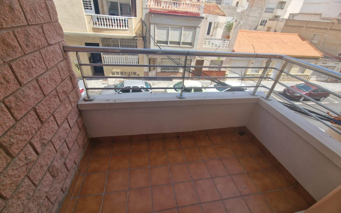 Апартаменты в Торревьехе 70 кв.м с террасой у моря